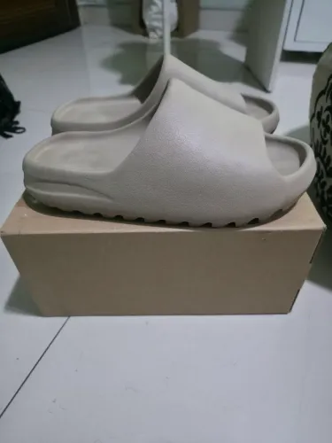 Yeezy slide pure 42 - usado