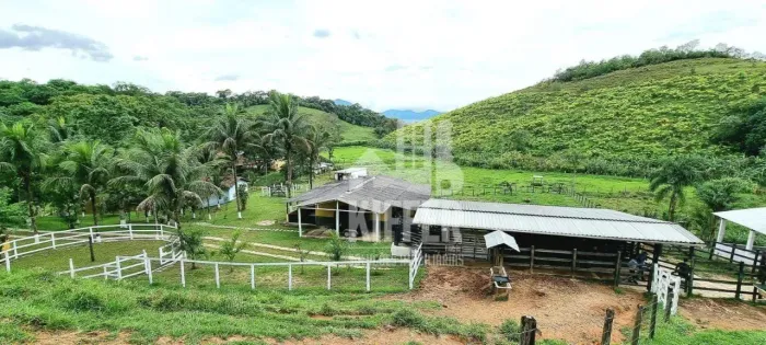 Sítio à venda com 15 hectares  Estrutura completa para produção agrícola, criação de anima