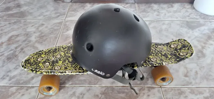 Skate + capacete Oxelo