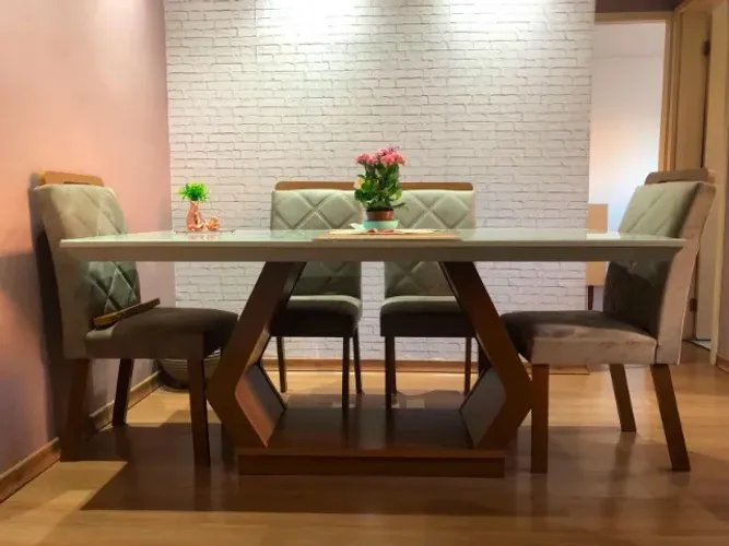 Mesa de jantar com tampo de vidro + 6 cadeiras