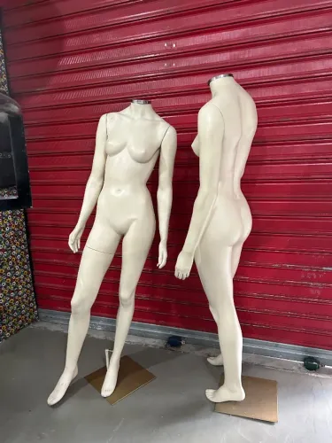 Manequins