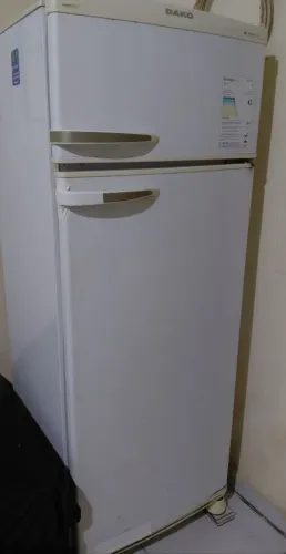 Vendo geladeira Dako 330L