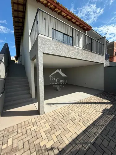 Linda casa à venda com 3 dormitórios sendo 1 suíte com 188m² no Nova Atibaia
