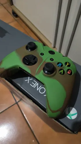 VENDO XBOX ONE X NOVO NA CAIXA 