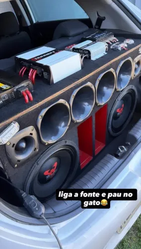 VENDO SOM AUTOMOTIVO