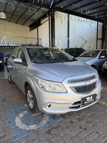Chevrolet Onix Hatch LT 1.0 8V Flex Power Mec. 4P 2015