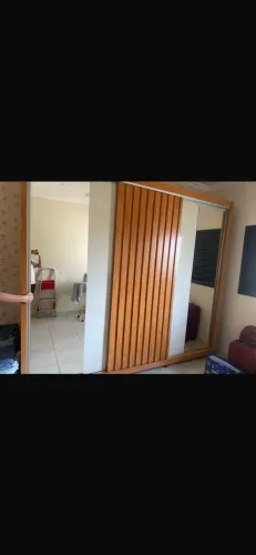 Vende-se Guarda roupa de correr 3 portas 