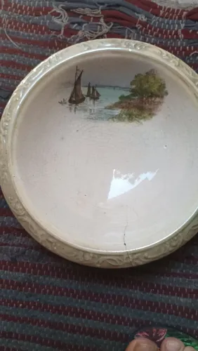 Prato de porcelana muito antigo