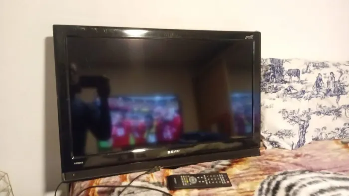 TV SEMP 32 bivolt Controle Não Smart