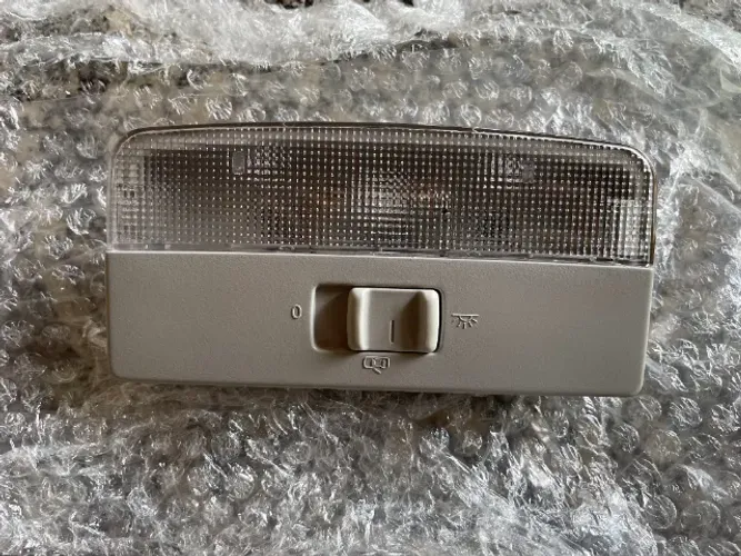 Lanterna luz teto cortesia Volkswagen original - 6Q0947105M