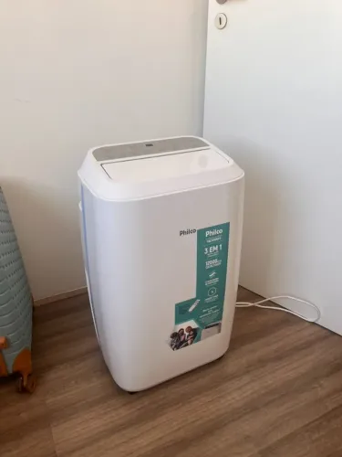 Ar-Condicionado Philco Portátil 12000BTUs 3 em 1 | Menos em um ano de uso, na garantia