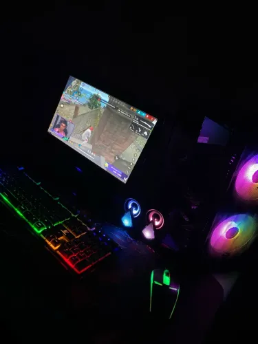 Pc para estudos para assistir etc.
