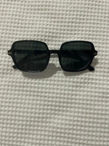 Óculos escuro preto