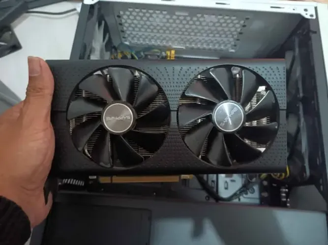 RX 580 8 GB (não é placa chinesa!) aceito inferior+ volta (aceito cartão)