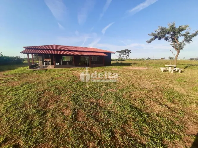 Chácara Residencial disponível para Venda no bairro Área Rural em Uberlândia-MG