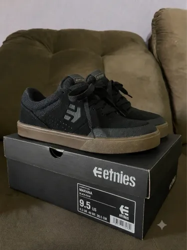 Tenis etnies marana