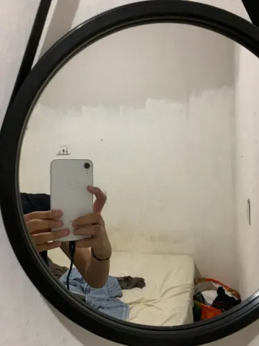 Vende se um espelho médio