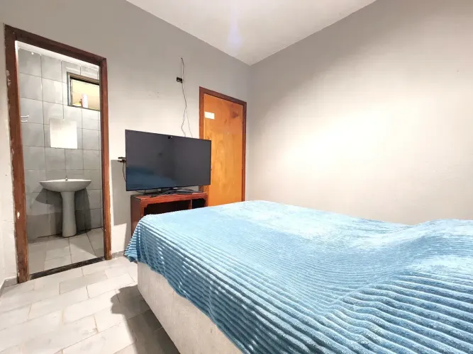 Alugo Suíte no Bairro Saraiva próximo a João Naves de Avila