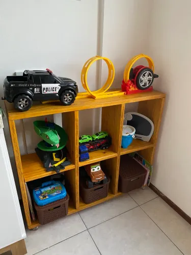 Prateleira brinquedos (brinquedos não acompanha)