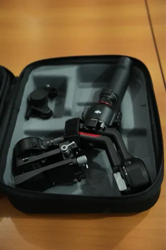 **DJI RS 4 COMBO + FOCUS PRO MOTOR ? ESTADO DE NOVO**