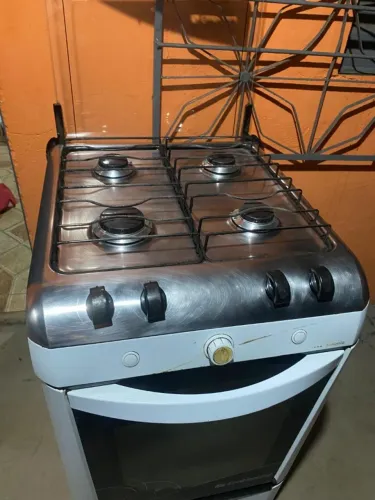 Fogão 4 bocas usado