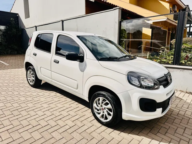 Fiat Uno Attractive 1.0 EVO Fire Flex 8V 5P 2021