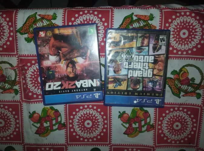 Vendo GTA V, NBA 2K20 