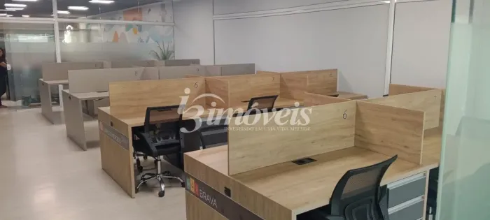 Sala Comercial para Locação Anual, localizada no 2º andar, no bairro Praia Brava de Itajaí