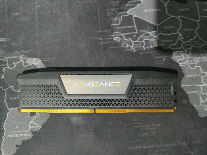 MEMÓRIA RAM VEGEANCE (16x1) DDR5 5200MHZ