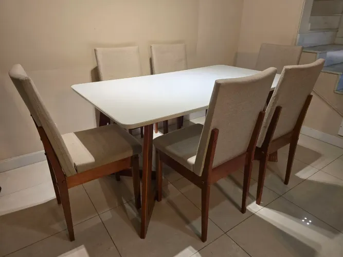 Conjunto Mesa jantar com vidro madeira maciça 6 cadeiras Dakota Tecido A40
