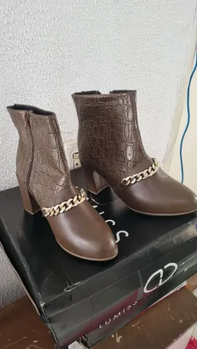 Bota plataforma marrom número  36