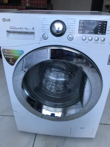 Maquina de lavar e secar roupas