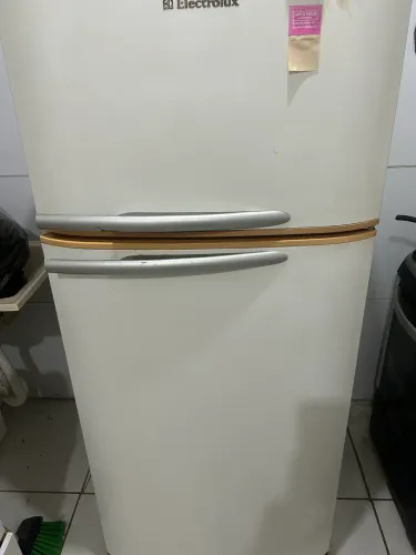 Geladeira FrostFree Eletrolux