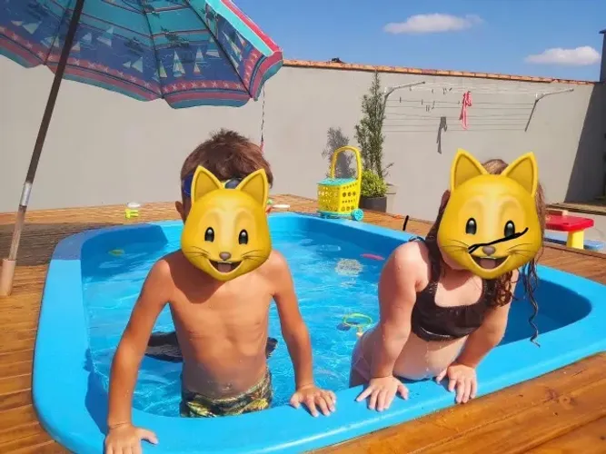 Piscina de fibra infantil com motor de areia
