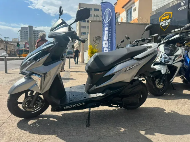Vendo moto Honda elite