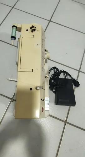 Máquina de costura Singer
