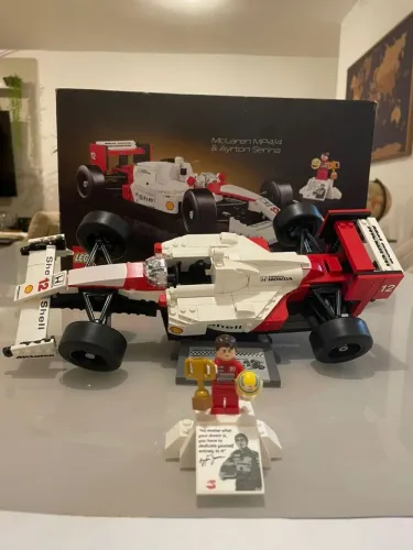 Miniatura Carro Fórmula F-1 Lego 1/14 McLaren-Honda MP4/4 N° 12 "Ayrton Senna" 1988