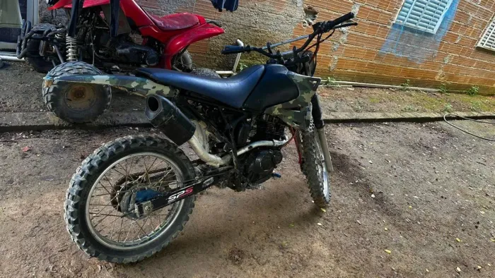 Moto de trilha STX 200cc 2008