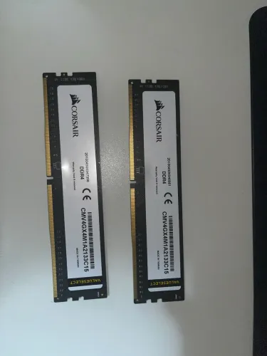 2 Memórias RAM Corsair 8gb  2133hz