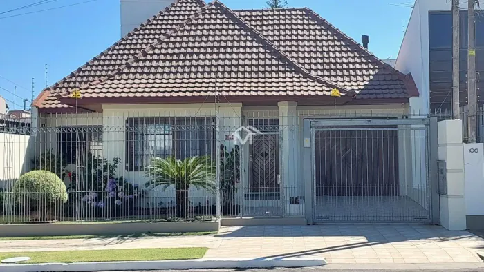 Casa com Piscina à Venda no Bairro Igara em Canoas REF: 501995