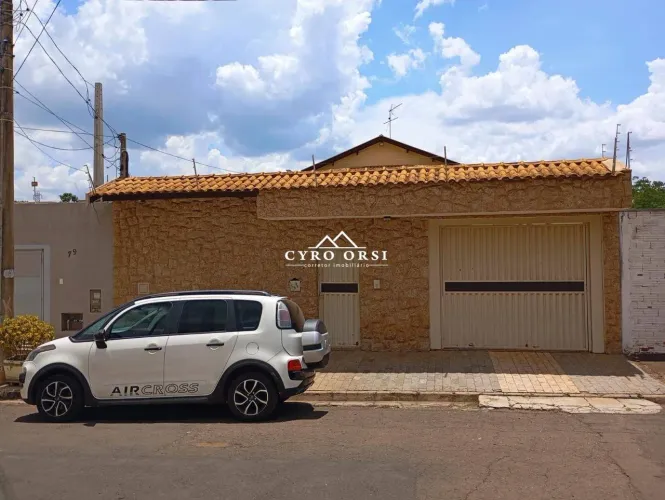 Casa com 3 dormitórios à venda, 236 m² por R$ 820.000,00 - Castelinho - Piracicaba/SP