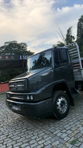 Caminhão Mercedes 1621