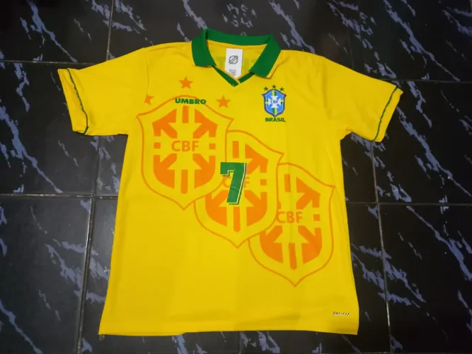 Camisa retro da seleção Bebeto
