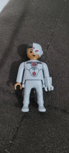 Ciborg coleção playmobil kinder ovo DC