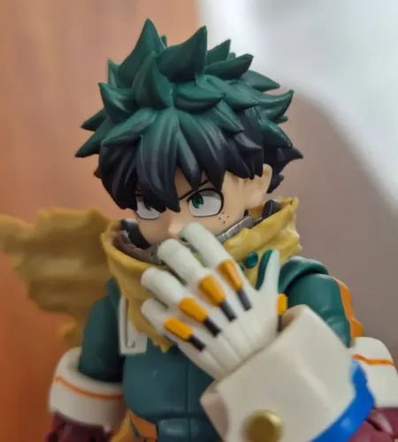 Izuku Midoriya (deku) de My hero academia Sh figuarts Bandai