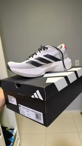 Tênis adidas