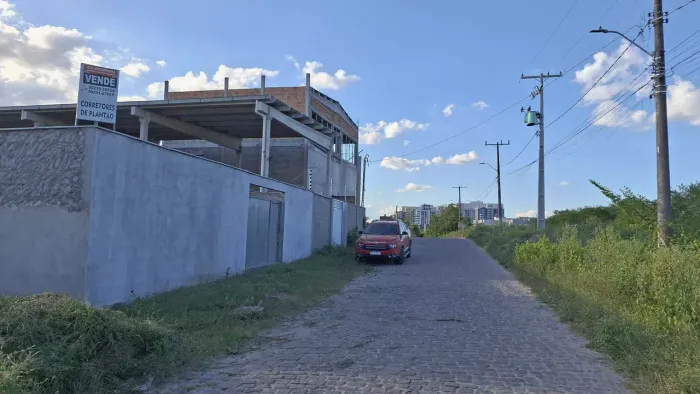 Ótimo terreno de 12x35=420 no bairro Muchila II Avenida Asfaltada