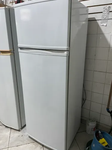 Vendo geladeira boa