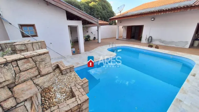 Casa com 3 dormitórios para alugar, 249 m² por R$ 6.238,00/mês - Vila São Pedro - American