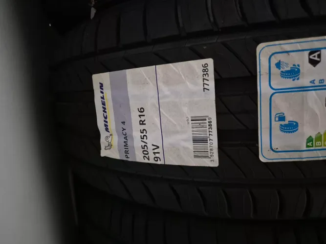 Pneus Michelin 205/55 R16 novos!
